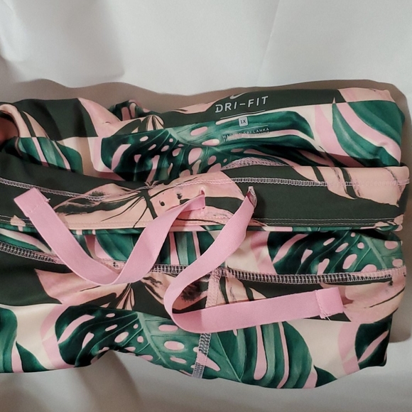 Nike leggings - Picture 2 of 4